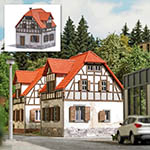 070-1907 - H0 - Verwittertes Wohnhaus